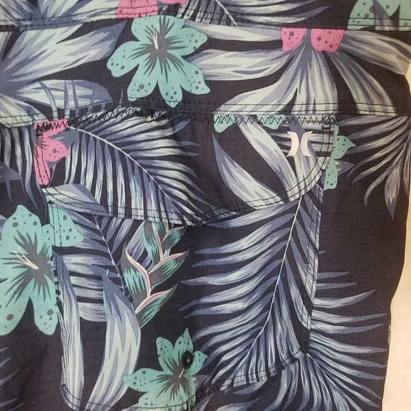Hurley Hawaiian print swim board shorts - Picture 5 of 7